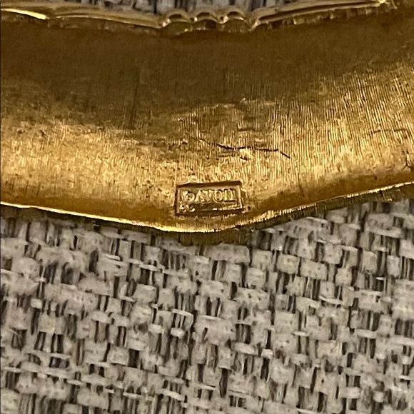 Vintage Avon Gold Tone Flexible Omega Choker Necklace - Picture 5 of 6